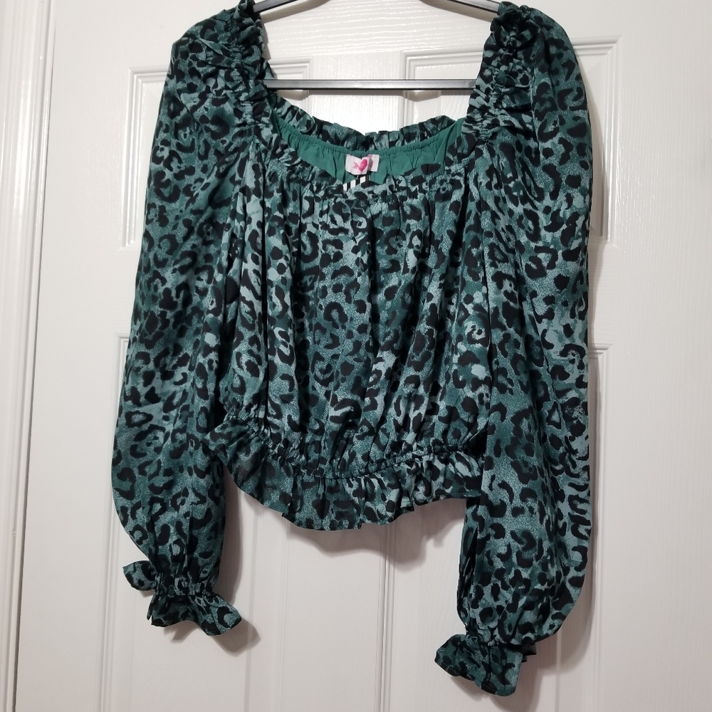 NWT Buddy Love Largon top Green/Black Animal Print Ruffle Crop Blouse Large